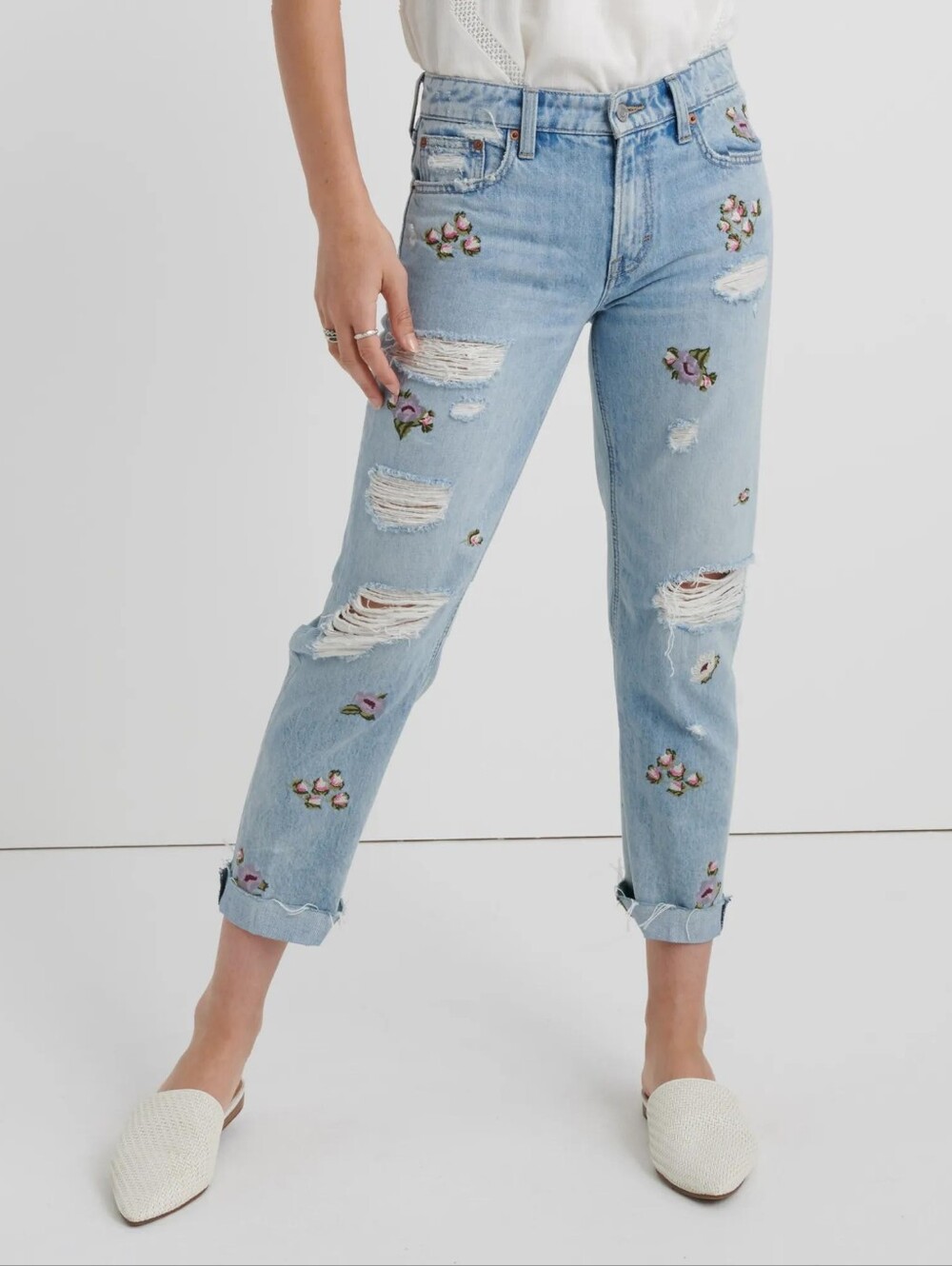 Lucky Brand Sienna Slim Boyfriend Jeans Floral Embroidery Light Wash Size 25 NWT